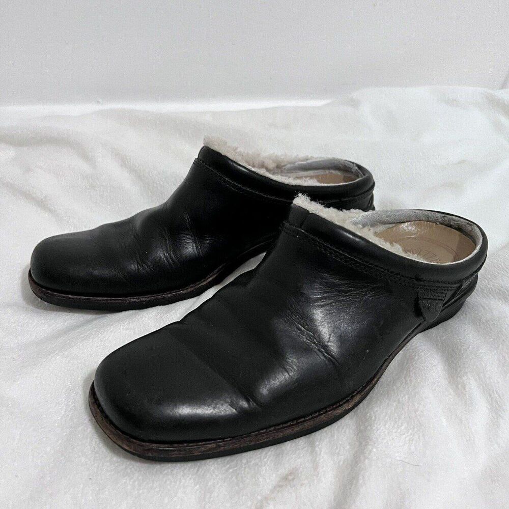 UGG Australia 5400 Black Leather Mules With Fur Edge Size 8 Casual Comfort Basic